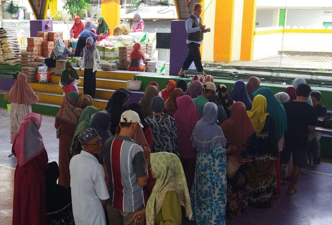 210-warga-sendangagung-terima-bpnt-di-hall-watungkal-edupark