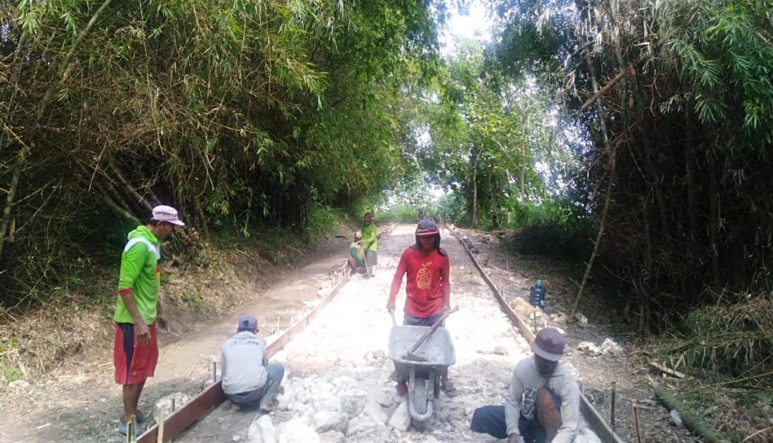 persiapan-pengecoran-jalan-pertanian-kalibogo