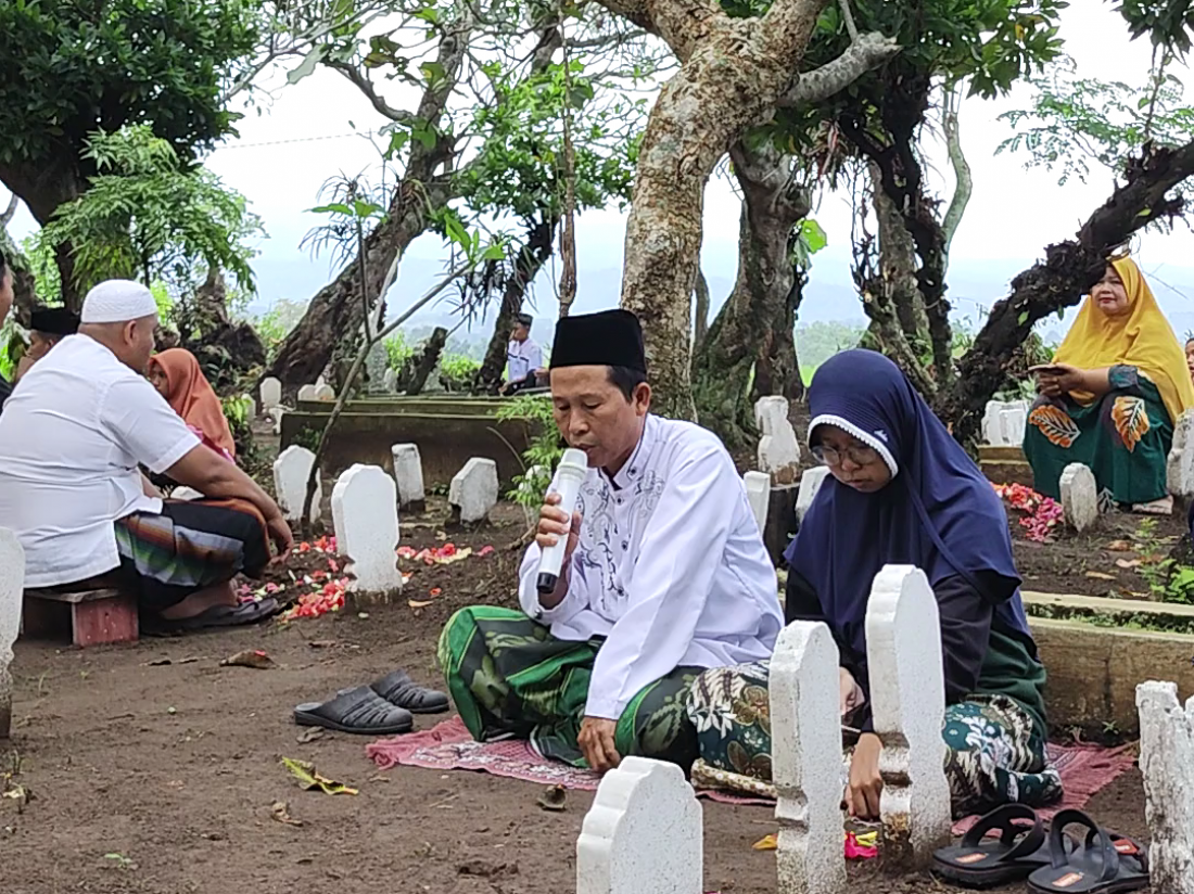 tradisi-kirim-doa-bersama-oleh-warga-dusun-padi