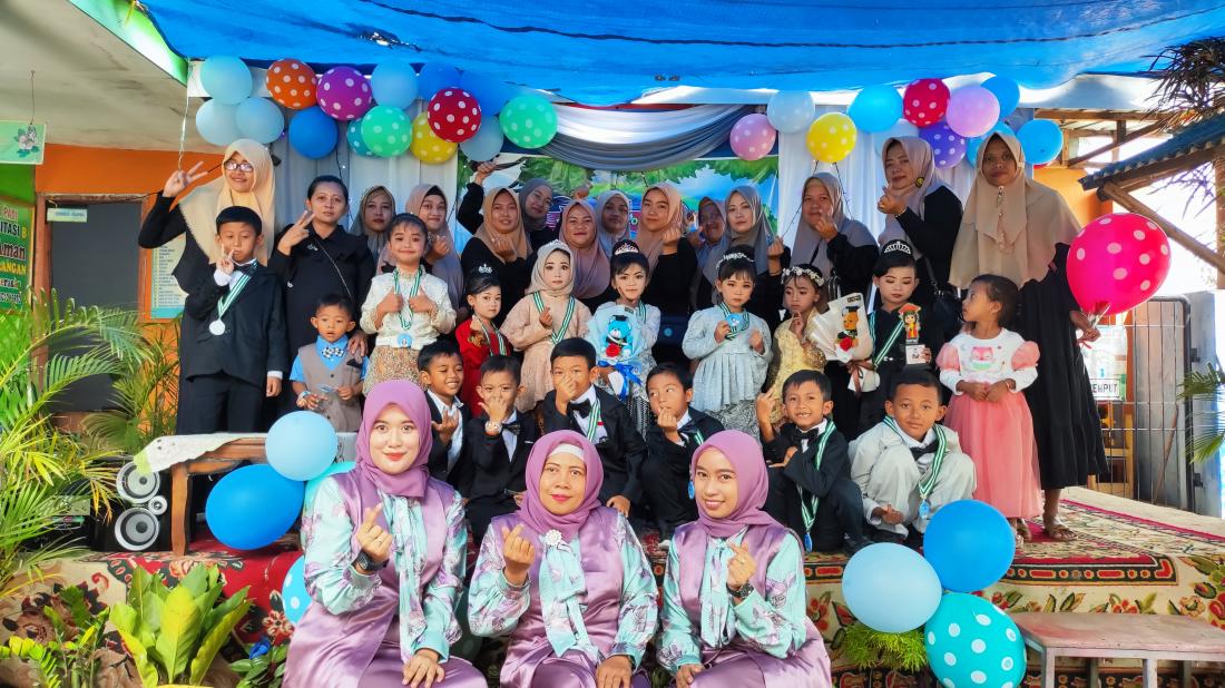 pelepasan-siswa-siswi-taman-kanak-kanak-dharma-wanita-desa-padi