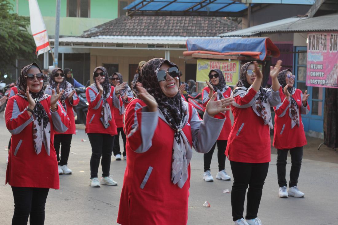 regu-gerak-jalan-desa-padi-pada-kegiatan-lomba-gerak-jalan-kecamatan-gondang-2023
