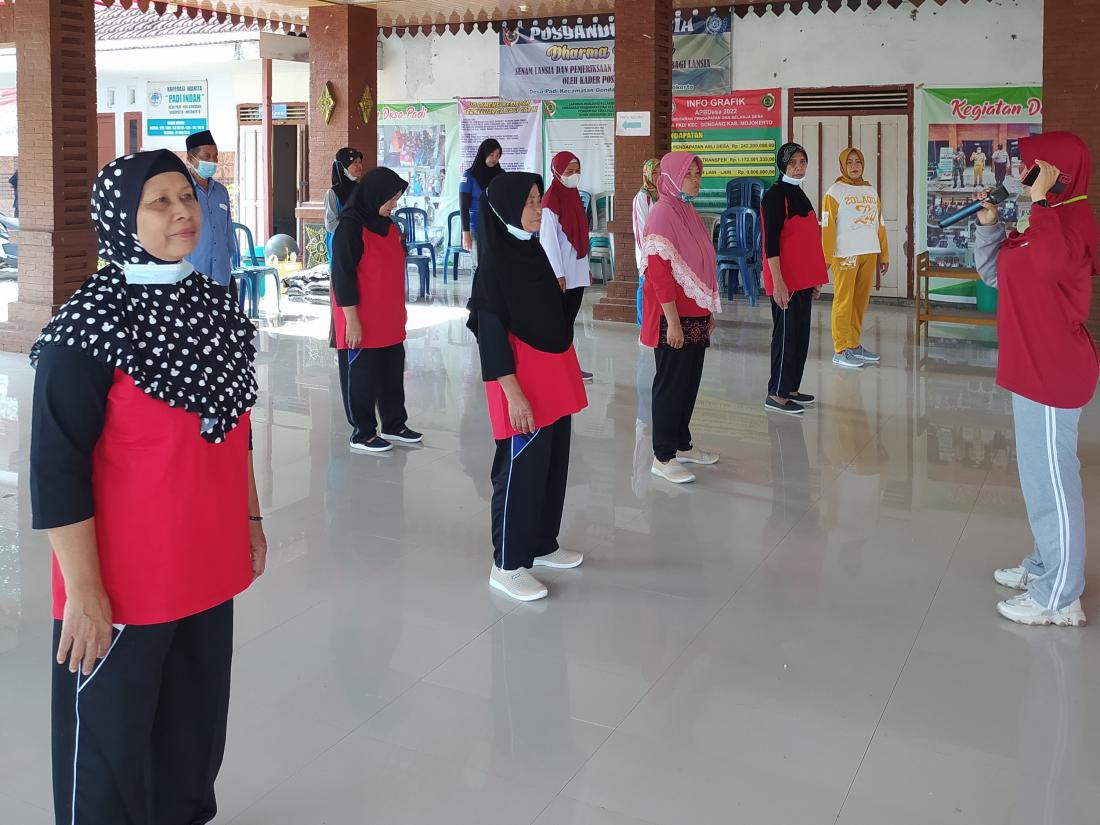 kegiatan-senam-sehat-pemeriksaan-kesehatan-gratis-pembagian-pmt-dan-doorprize-posyandu-lansia-desa-padi