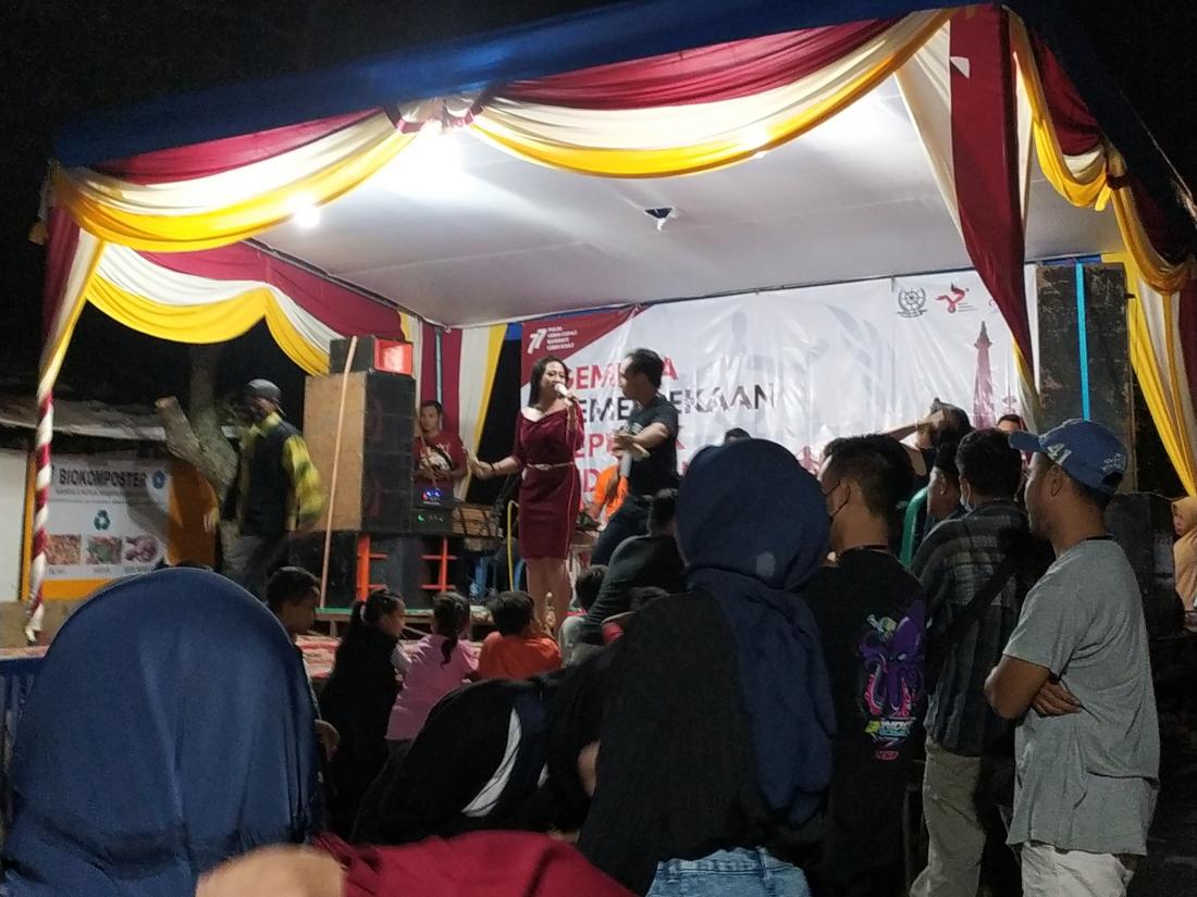 hiburan-orkes-dangdut-peringatan-hut-ri-dusun-padi