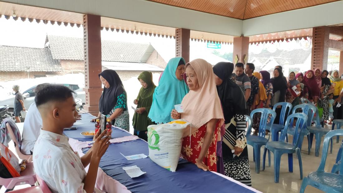 pembagian-beras-cadangan-pemerintah-untuk-bantuan-pangan-2023-tahap-2