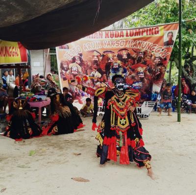 kesenian-di-desa-kotaraya-selatan-kuda-lumping