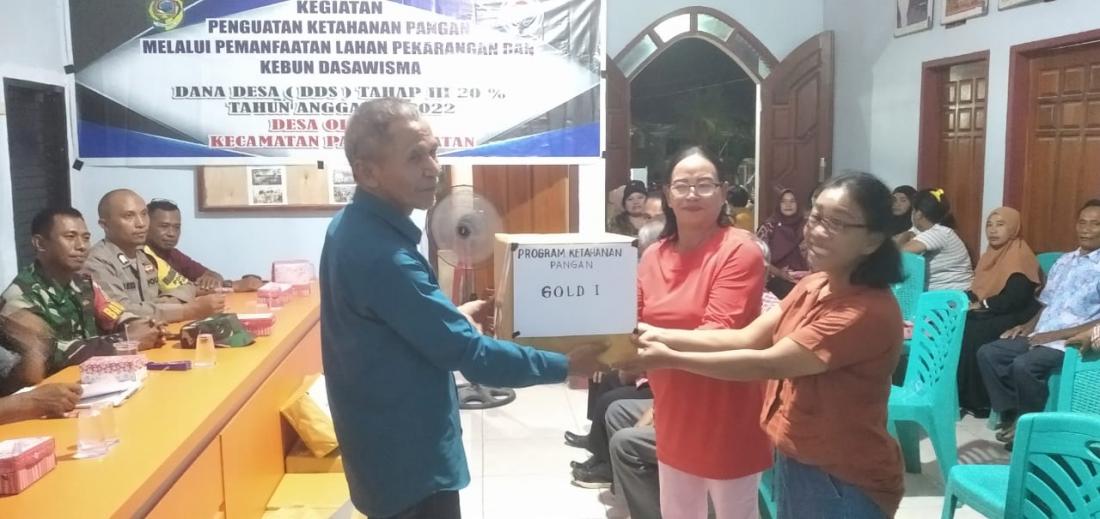 penyerahan-hadia-lombah-kebun-dasawisma